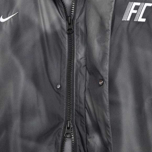 NWT men's medium nike Repel F.C. Woven Graphic Football Parka DV9755-068 - Picture 4 of 8